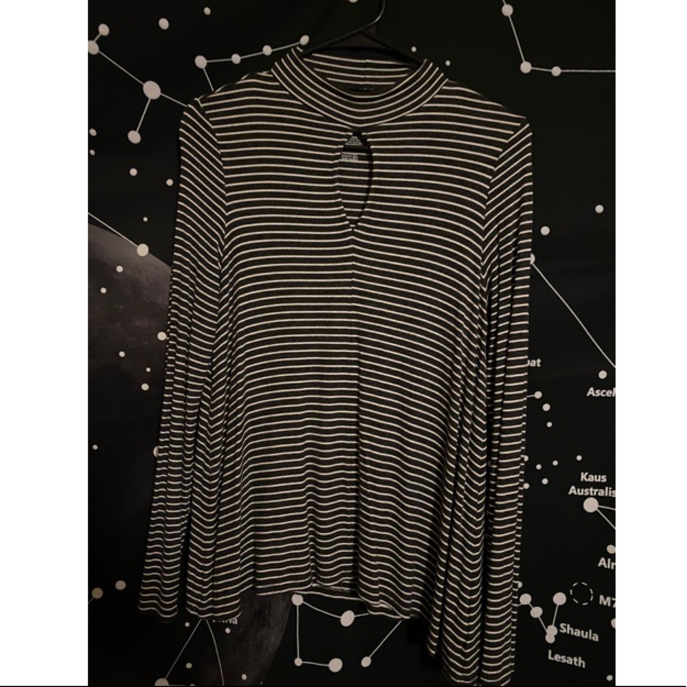 American Eagle Long Sleeve Striped Top